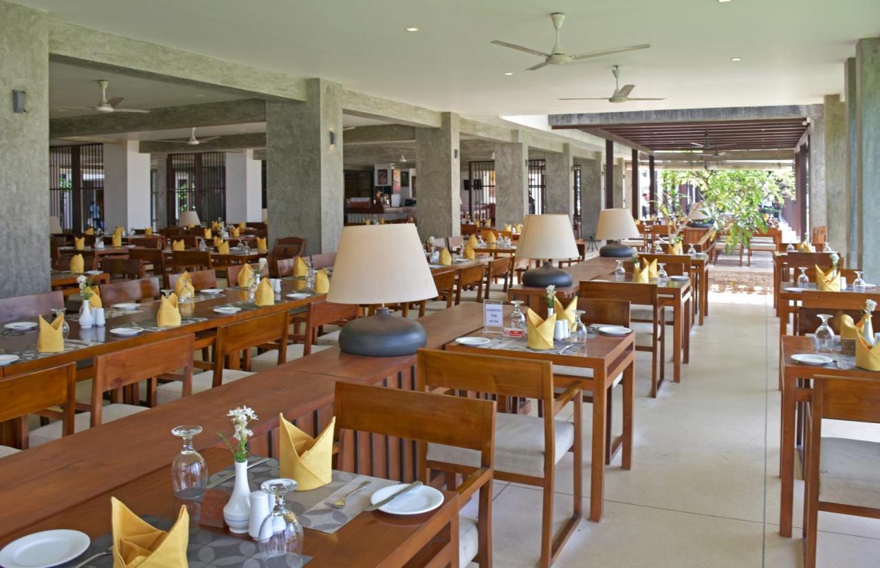 Goldi Sands Hotel Negombo Exterior foto