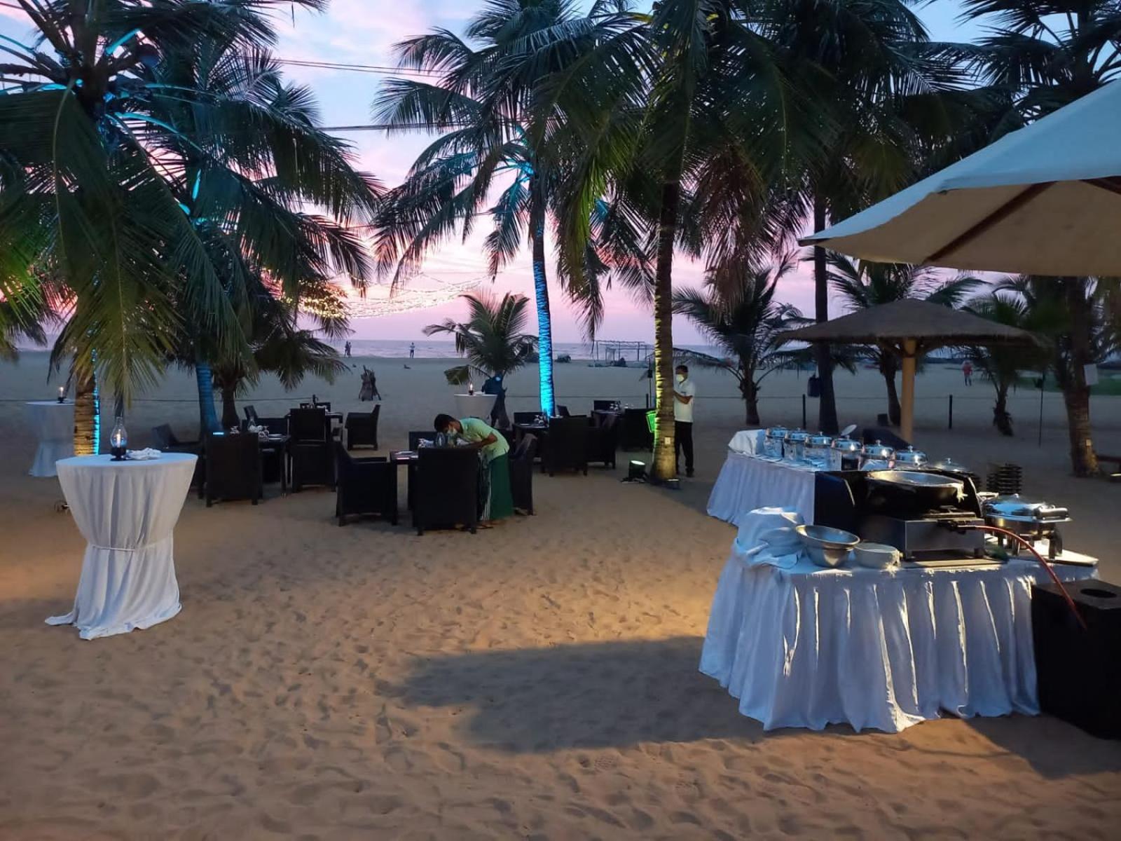 Goldi Sands Hotel Negombo Exterior foto