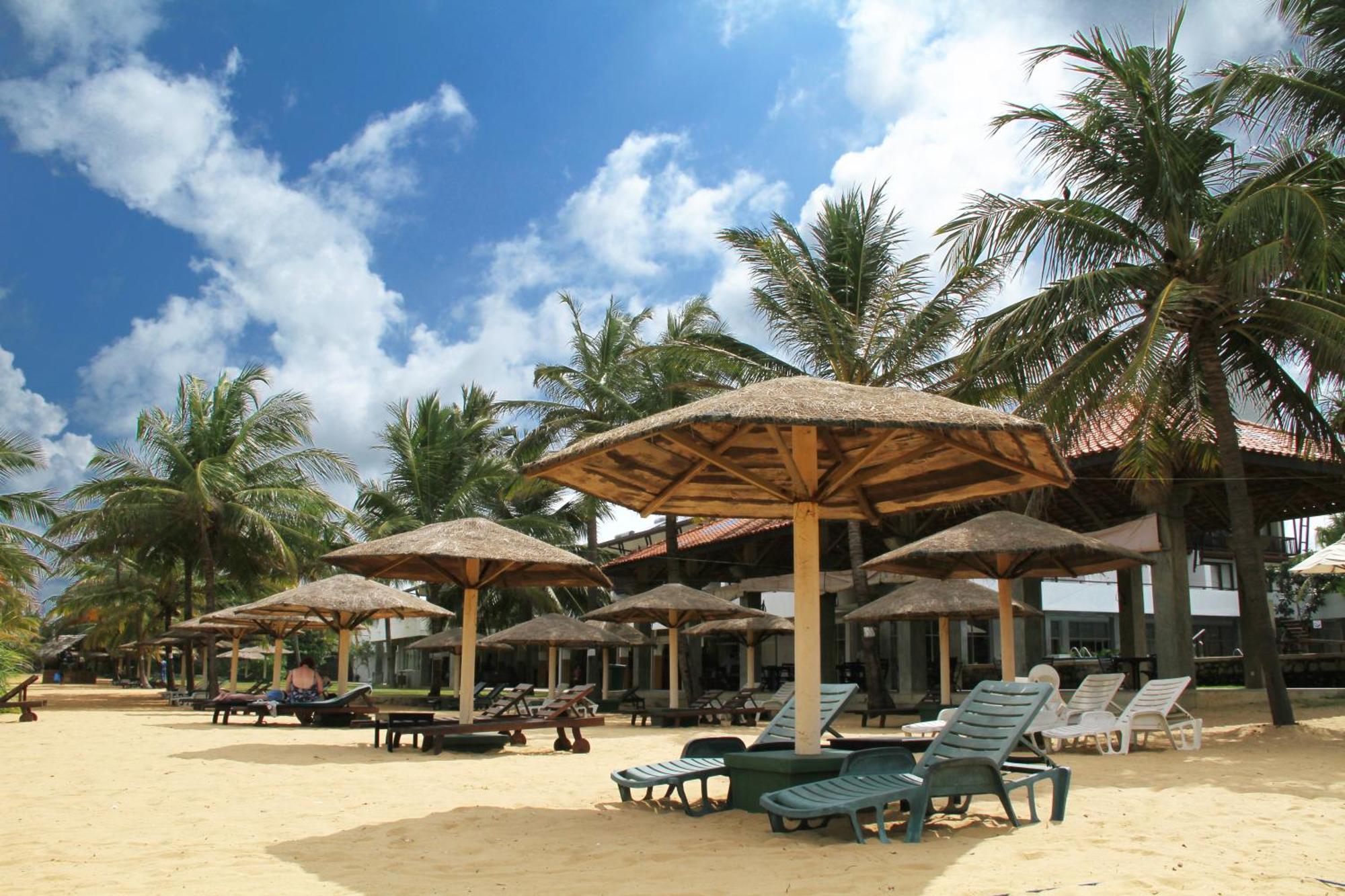 Goldi Sands Hotel Negombo Exterior foto