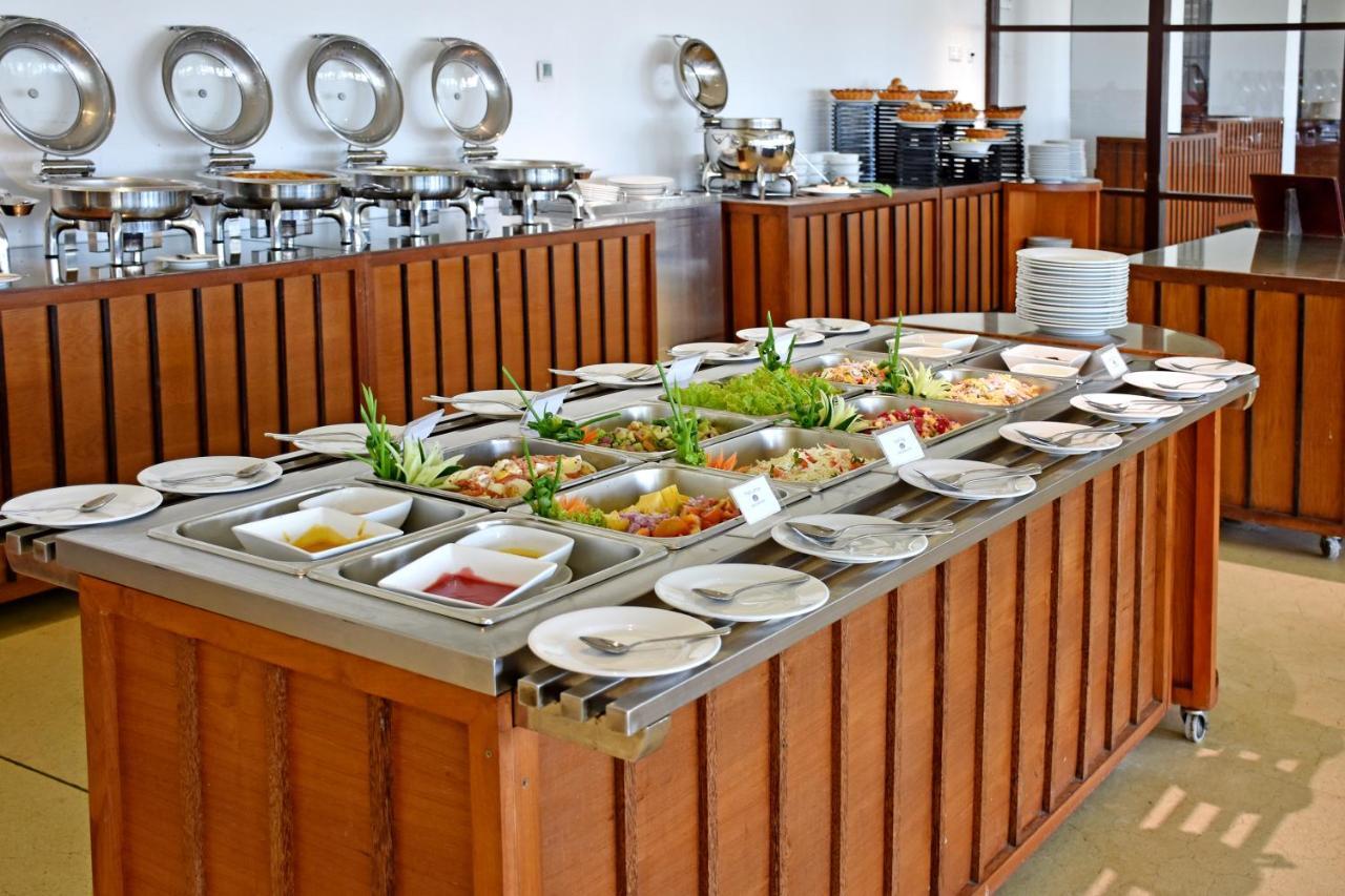 Goldi Sands Hotel Negombo Exterior foto